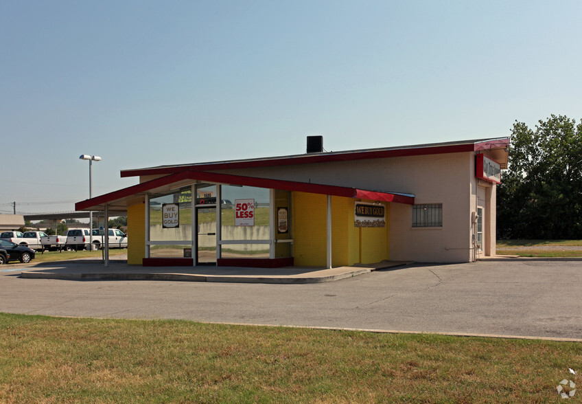 1605 S Interstate 35E, Carrollton, TX for lease - Primary Photo - Image 1 of 4