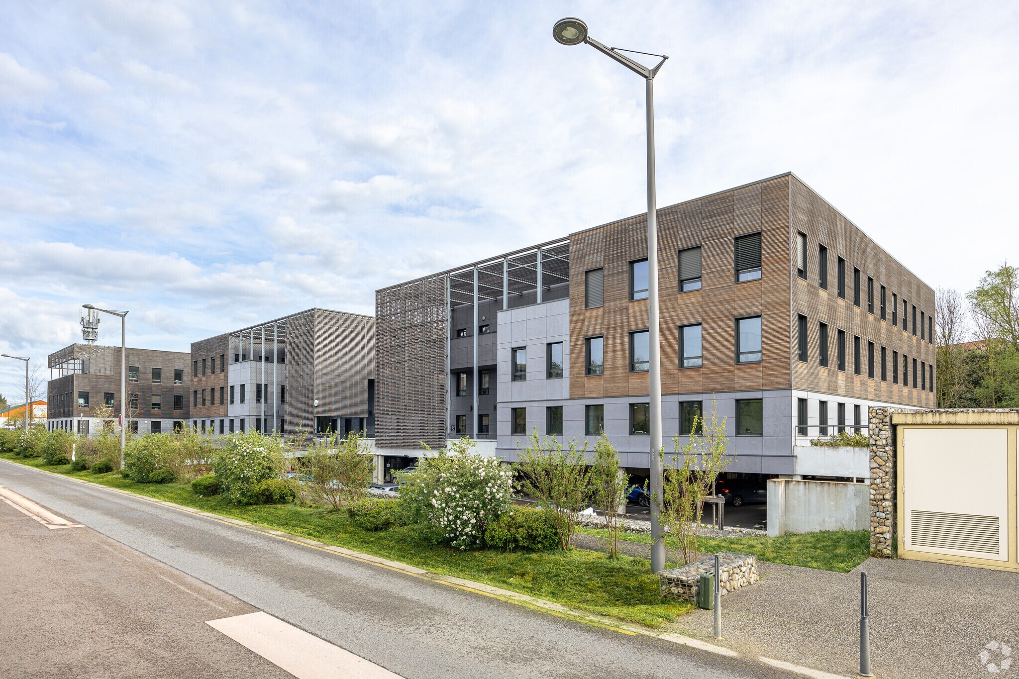 Office in Limonest for sale Building Photo- Image 1 of 3