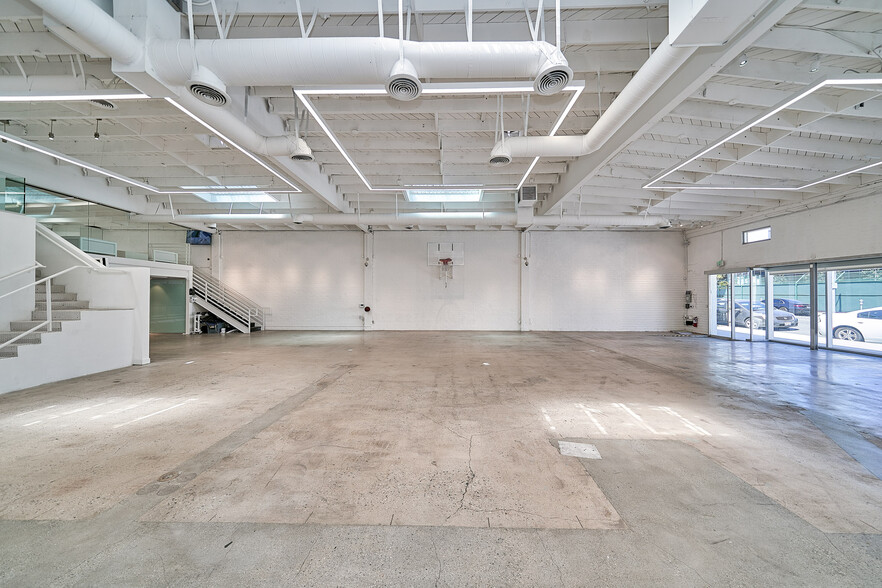 165-171 S Robertson Blvd, Beverly Hills, CA for lease - Interior Photo - Image 1 of 36