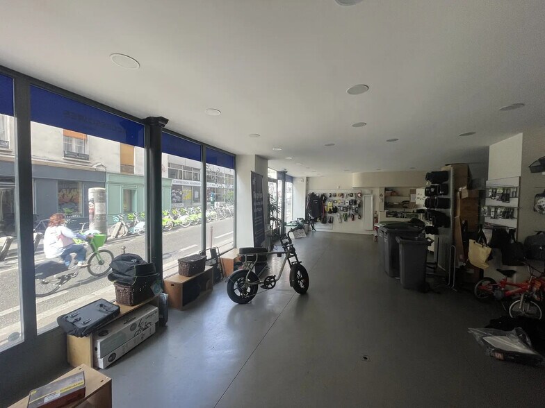 Retail in Paris for lease - Interior Photo - Image 3 of 5