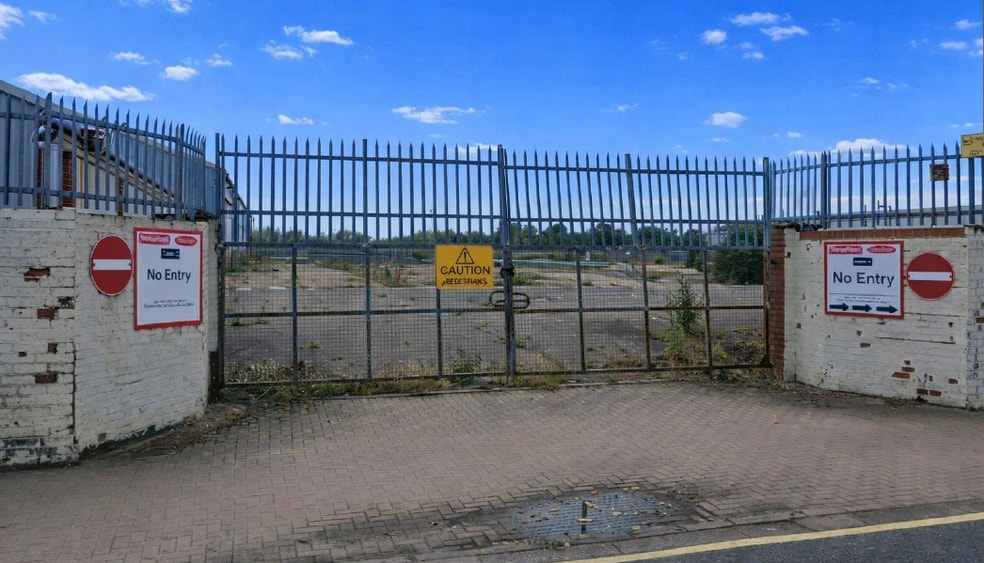 Albion Works portfolio of 3 properties for sale on LoopNet.com - Building Photo - Image 3 of 6