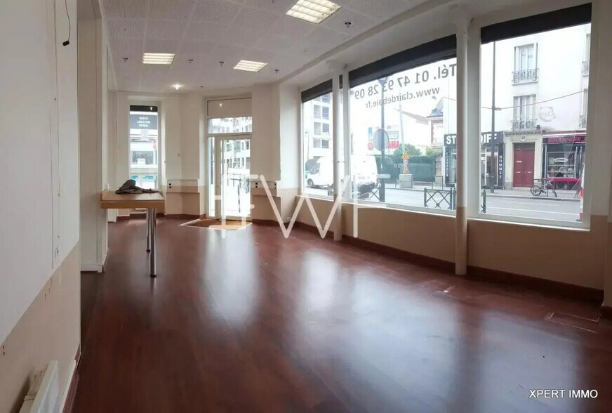 Retail in Asnières-sur-Seine for lease - Interior Photo - Image 2 of 9