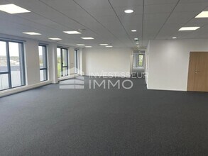 Industrial in Serris for lease Interior Photo- Image 2 of 2