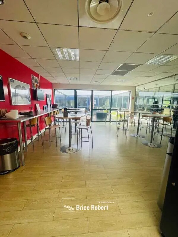 Office in Saint-Priest for lease Interior Photo- Image 1 of 30