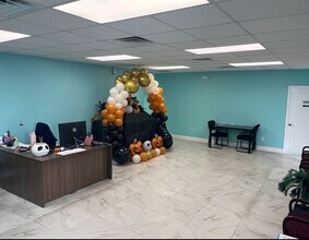 3700 W 12th Ave, Hialeah, FL for lease Interior Photo- Image 2 of 14