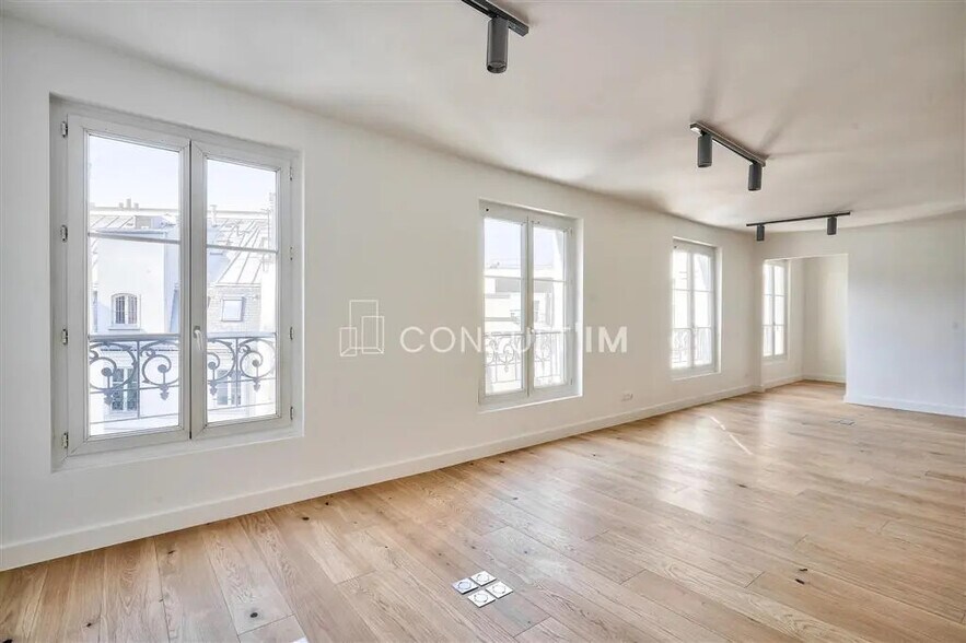 Office in Paris for lease - Building Photo - Image 3 of 9