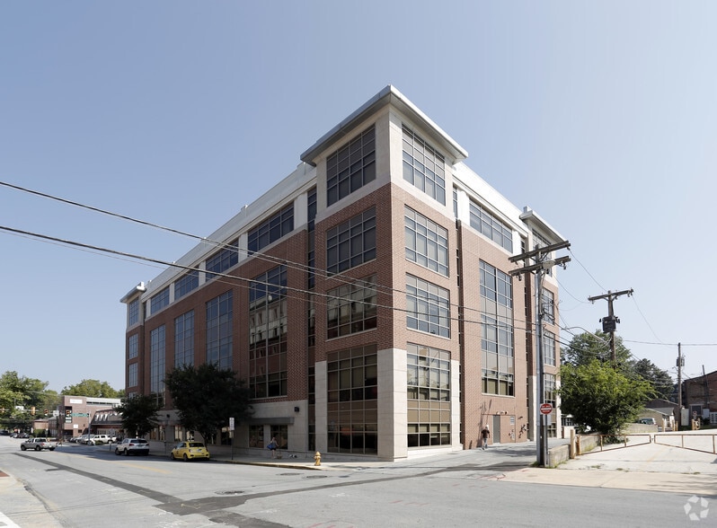 121 N Walnut St, West Chester, PA for lease - Building Photo - Image 1 of 16