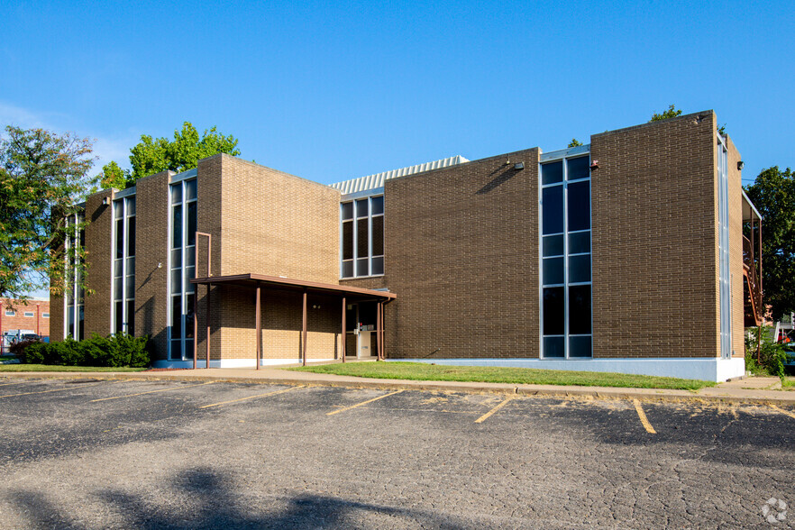 3320 Sw Harrison St, Topeka, KS for sale - Building Photo - Image 1 of 1