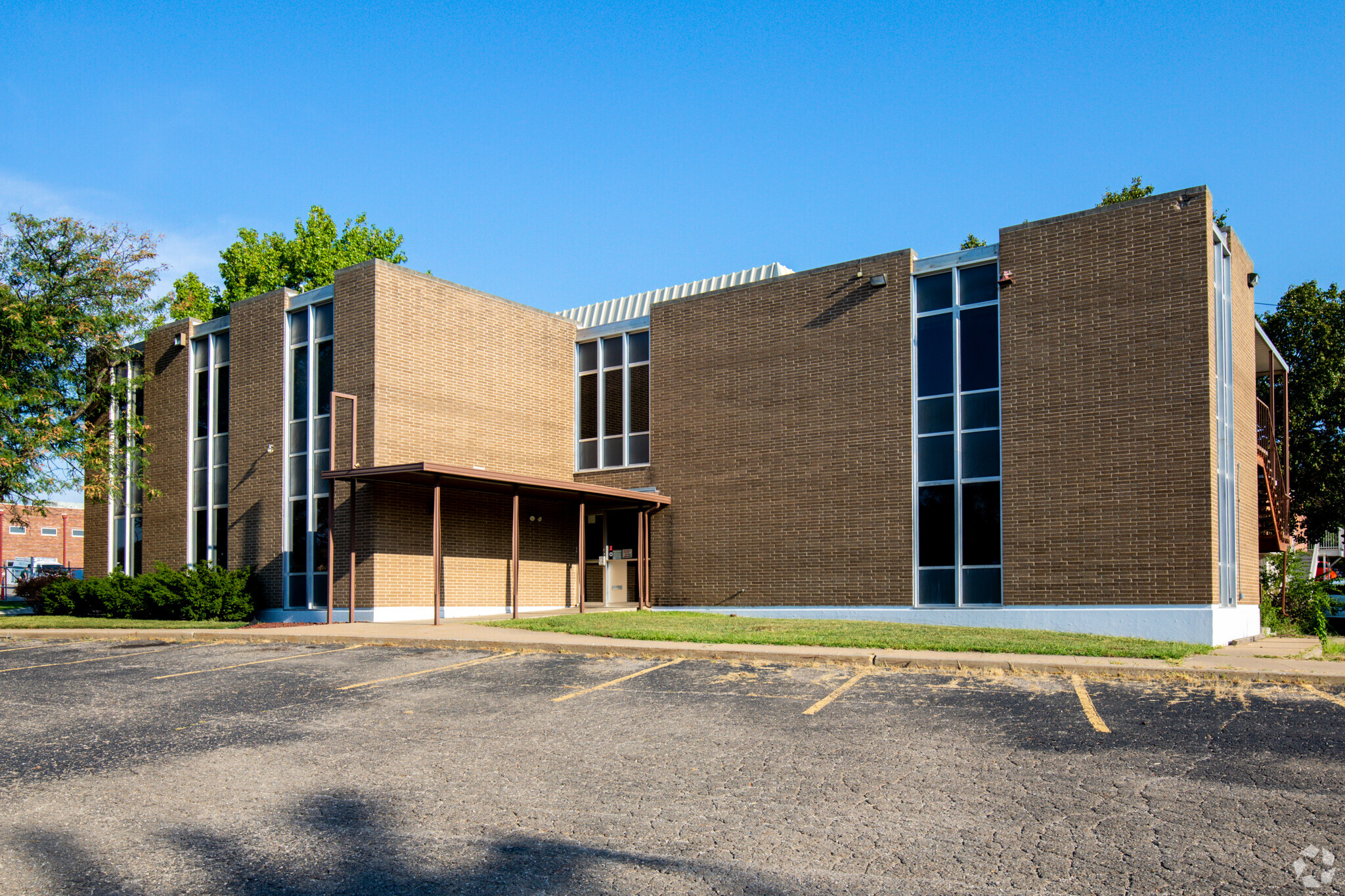 3320 Sw Harrison St, Topeka, KS for sale Building Photo- Image 1 of 1