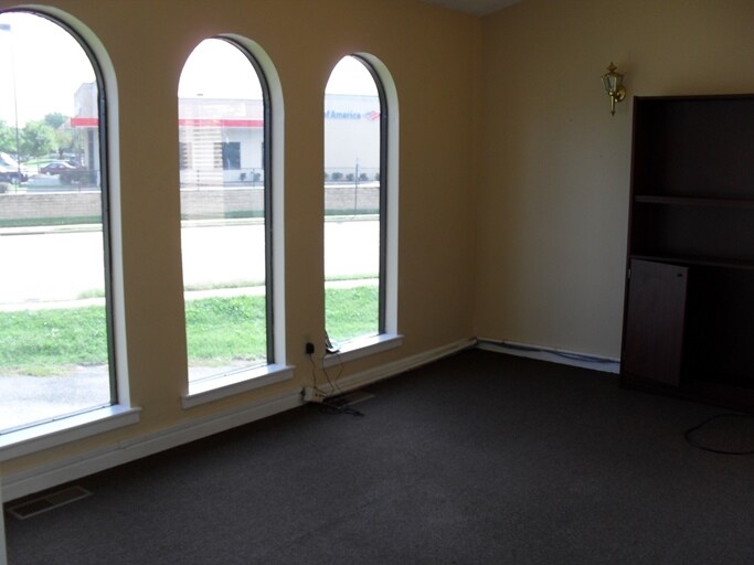 5034 Hearthstone Rd NW, Roanoke, VA for sale Interior Photo- Image 1 of 1