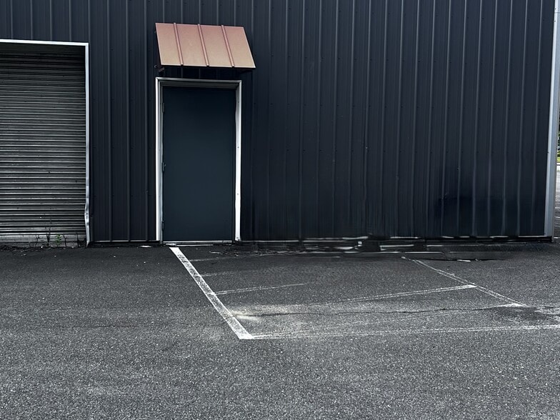 1865 Central Ave, Albany, NY for lease - Building Photo - Image 2 of 12