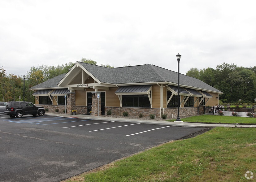 5 Vista Blvd, Slingerlands, NY for sale - Building Photo - Image 3 of 6