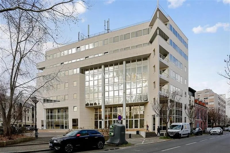 Office in Issy-les-Moulineaux for lease - Building Photo - Image 2 of 10