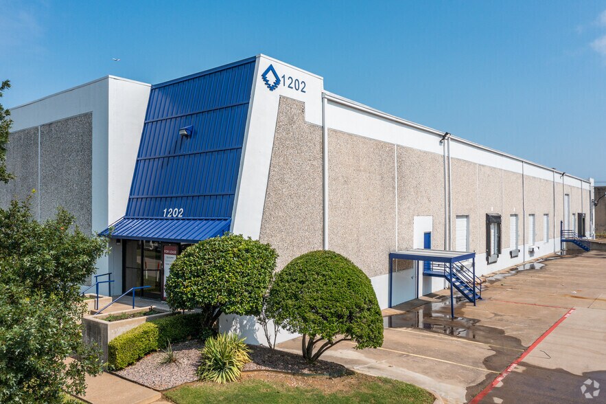 1202-1210 Avenue S, Grand Prairie, TX for sale - Primary Photo - Image 1 of 1