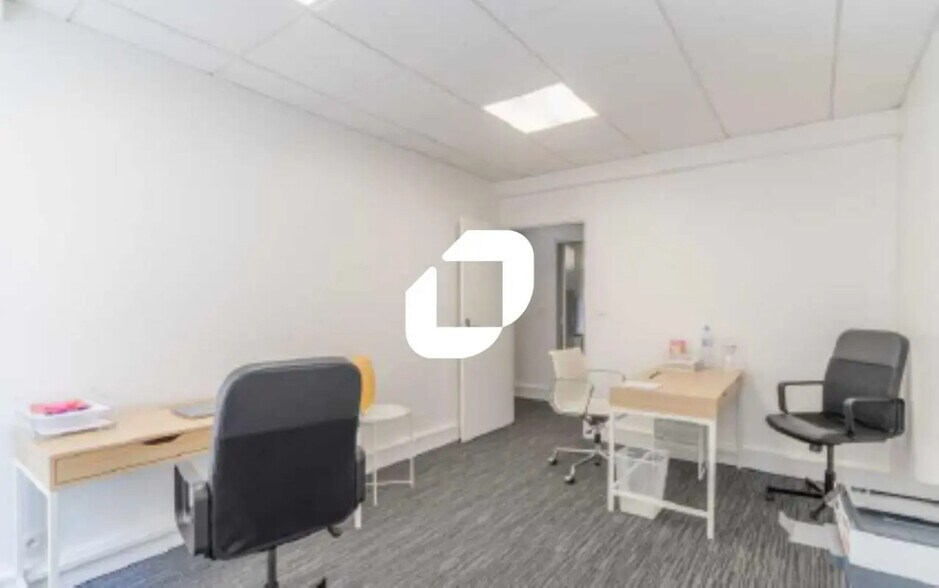 Office in Paris for lease - Interior Photo - Image 3 of 9