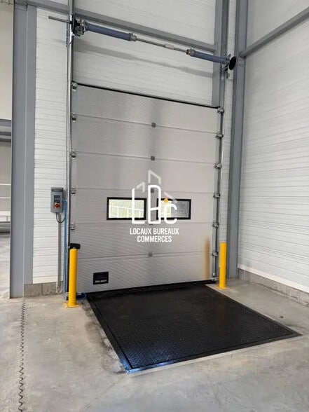 Flex in Bouguenais for lease - Building Photo - Image 3 of 74