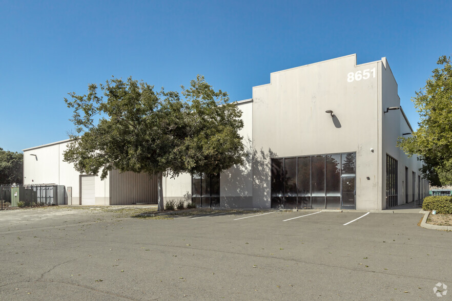 8651 Younger Creek Dr, Sacramento, CA for lease - Primary Photo - Image 1 of 9