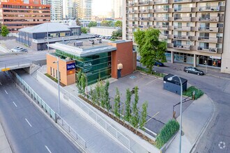 902 9th Ave SW, Calgary, AB - aerial  map view - Image1