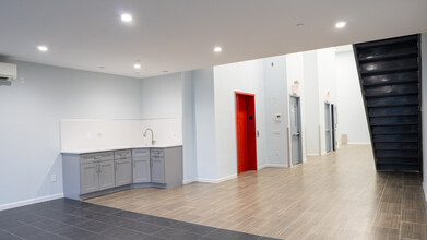 325 Grand St, New York, NY for lease Interior Photo- Image 1 of 4