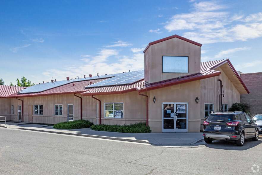 1455 Herndon Ave, Clovis, CA for lease - Building Photo - Image 1 of 8