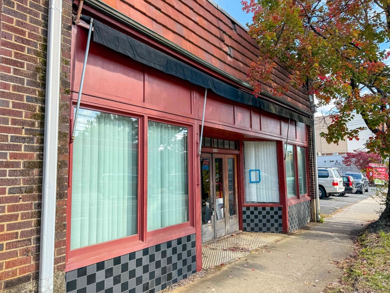 1251 East Blvd, Charlotte, NC for sale - Building Photo - Image 3 of 9