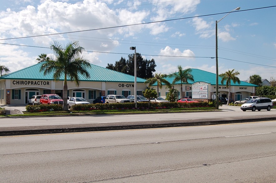 3600-3650 Forest Hill Blvd, West Palm Beach, FL for lease - Primary Photo - Image 1 of 8