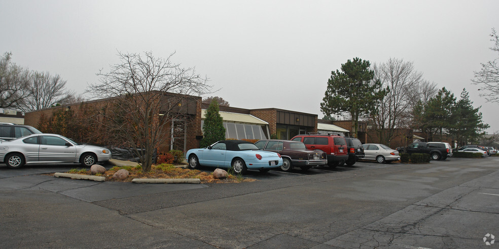 51 Sherwood Ter, Lake Bluff, IL for lease - Building Photo - Image 1 of 6