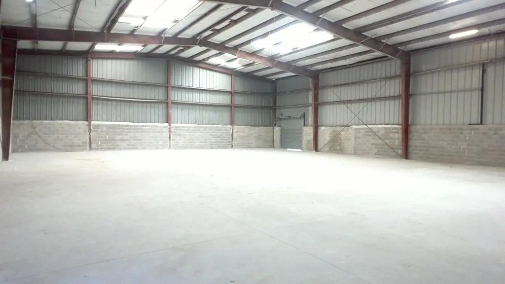 Flex in Aubagne for lease Interior Photo- Image 1 of 9