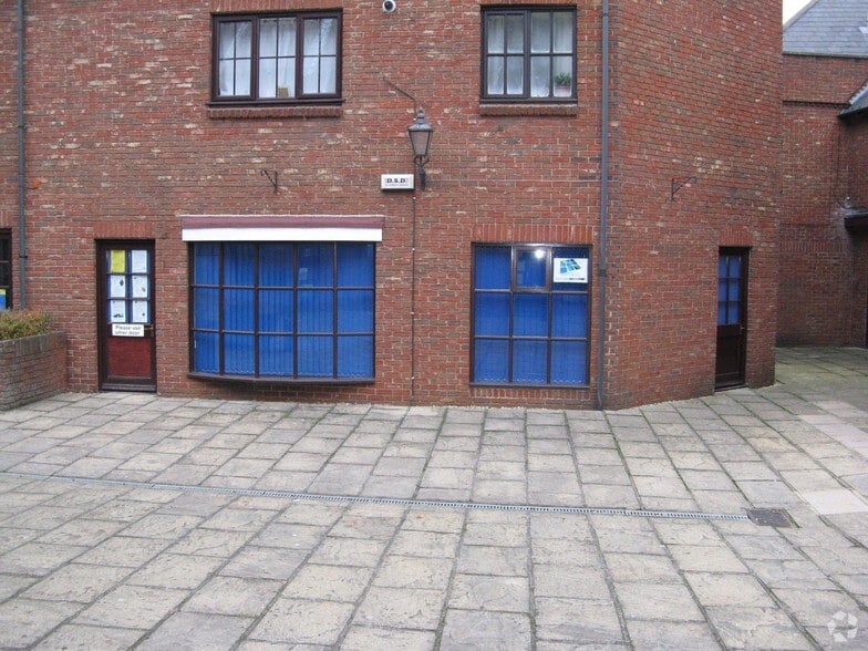 1-9 Church Mews, Wisbech for sale - Primary Photo - Image 1 of 1