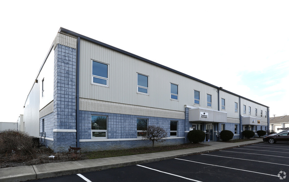 4 Kovach Dr, Cincinnati, OH for lease - Building Photo - Image 1 of 4