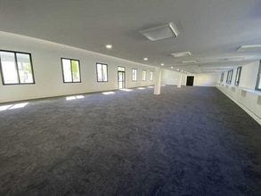 33 Avenue Du Docteur Georges Lévy, Vénissieux for lease Interior Photo- Image 1 of 4