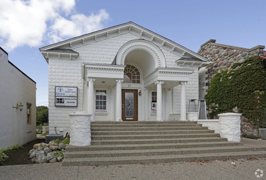 21 S Main St, Clarkston, MI for sale - Primary Photo - Image 1 of 1