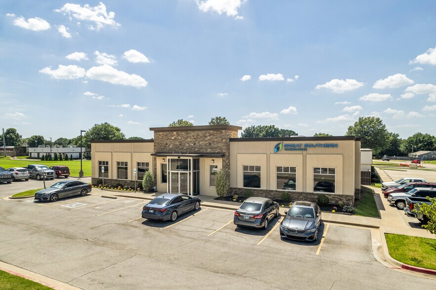 1013 W Ithica St, Broken Arrow, OK for lease - Building Photo - Image 1 of 5