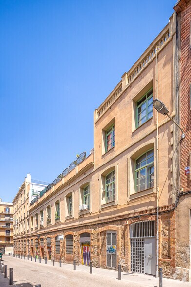 Multifamily in Barcelona, Barcelona for sale - Building Photo - Image 2 of 2