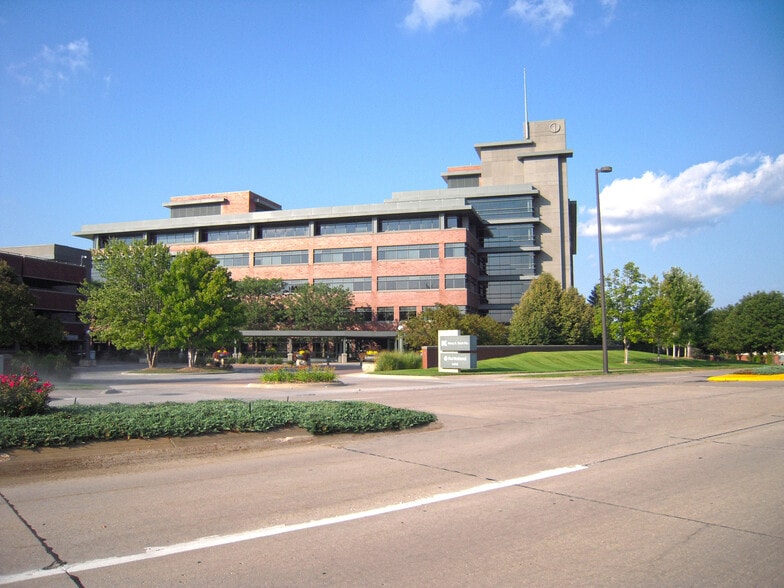 14010 FNB Pky, Omaha, NE for lease - Building Photo - Image 1 of 8