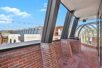 421-443 N Rodeo Dr, Beverly Hills, CA for lease Interior Photo- Image 1 of 6