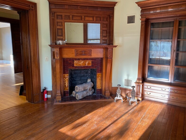 2144 Broad St, Cranston, RI for lease - Building Photo - Image 2 of 14