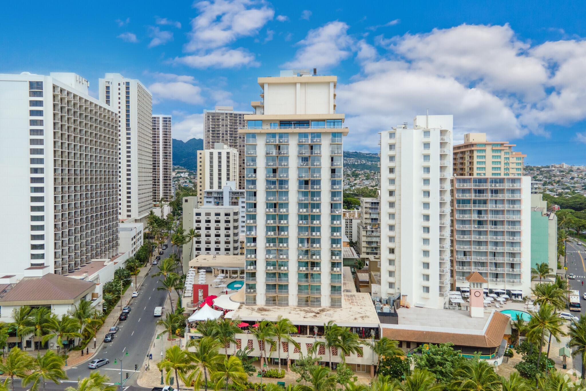 2570 Kalakaua Ave, Honolulu, HI 96815 - The Twin Fin | LoopNet