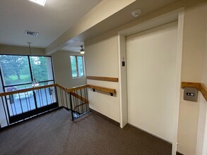 3501 West Chester Pike, Newtown Square, PA for lease Lobby- Image 1 of 11