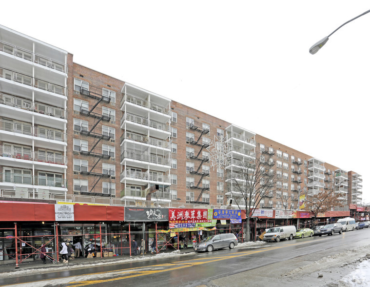 4125 Kissena Blvd, Flushing, NY for sale - Building Photo - Image 1 of 1