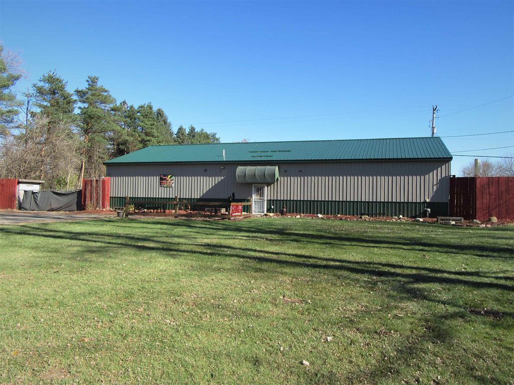 8034 N McKinley Rd, Flushing, MI 48433