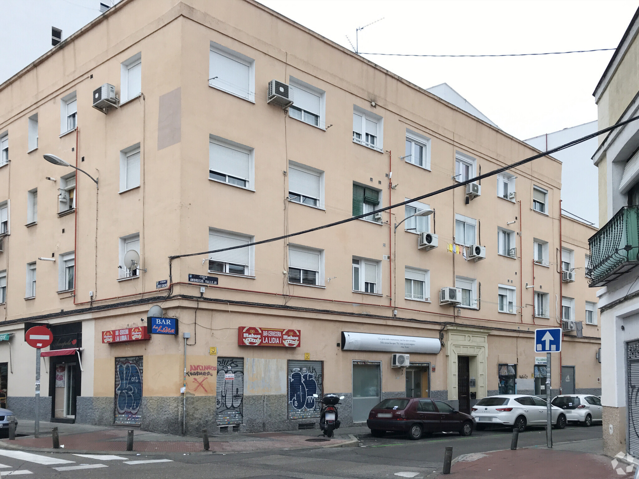 Multifamily in Madrid, MAD for sale Building Photo- Image 1 of 3