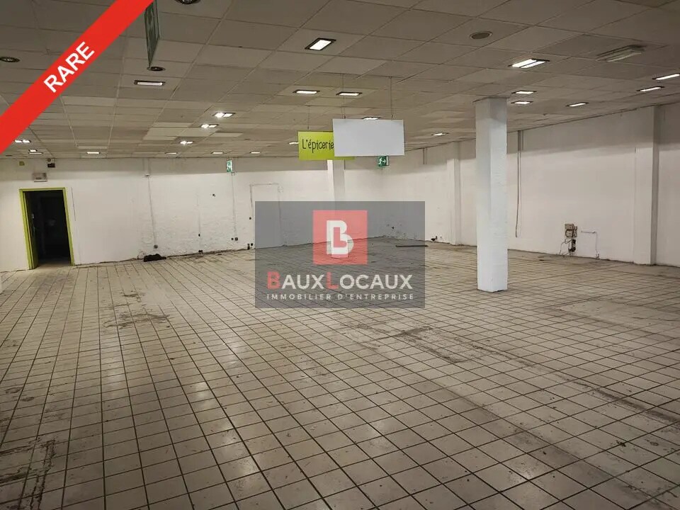 Retail in Salon-de-Provence for lease Interior Photo- Image 1 of 5