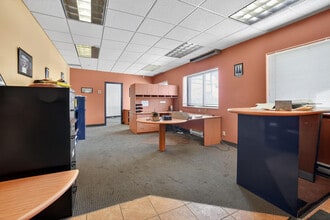 10123 Av De L'hôtel-De-Ville, Montréal, QC for lease Interior Photo- Image 1 of 17