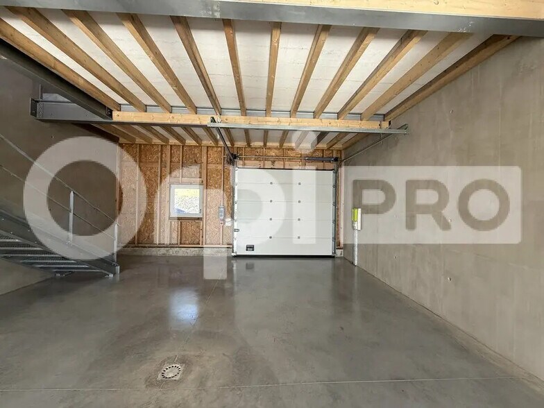 Retail in Saubrigues for lease - Building Photo - Image 2 of 9