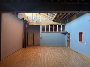 2021-2033 NE Martin Luther King Jr Blvd, Portland, OR for lease Interior Photo- Image 2 of 3
