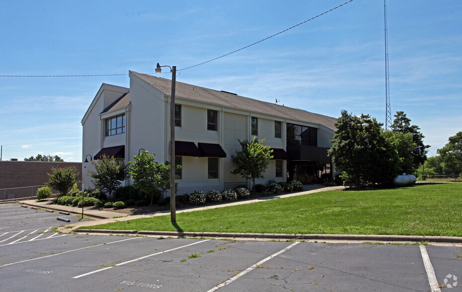 745 & 755 Cabarrus Ave, Concord, NC 28027 Office + 2.65acres