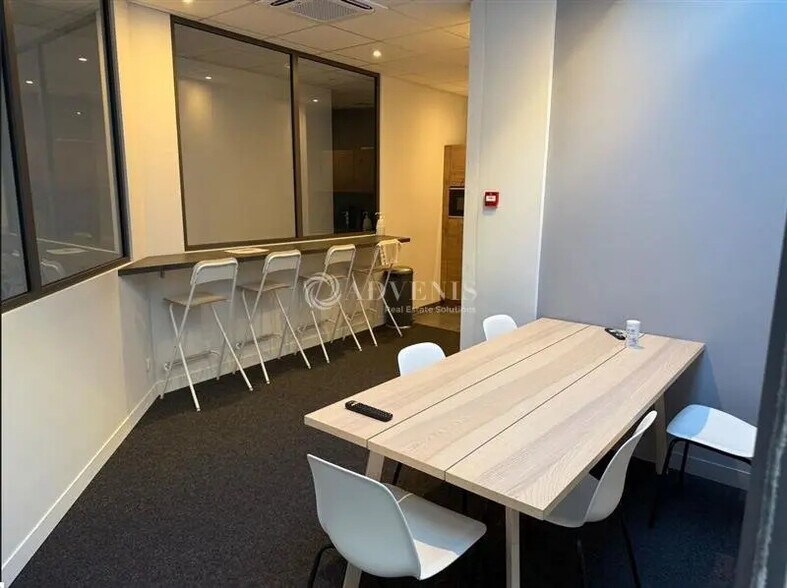 Office in Orléans for lease - Building Photo - Image 3 of 8