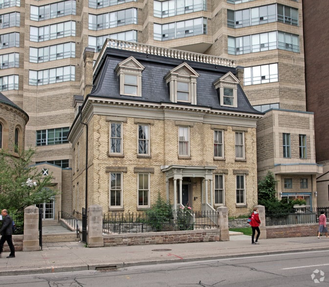 73 Simcoe St, Toronto, ON for lease - Primary Photo - Image 1 of 2