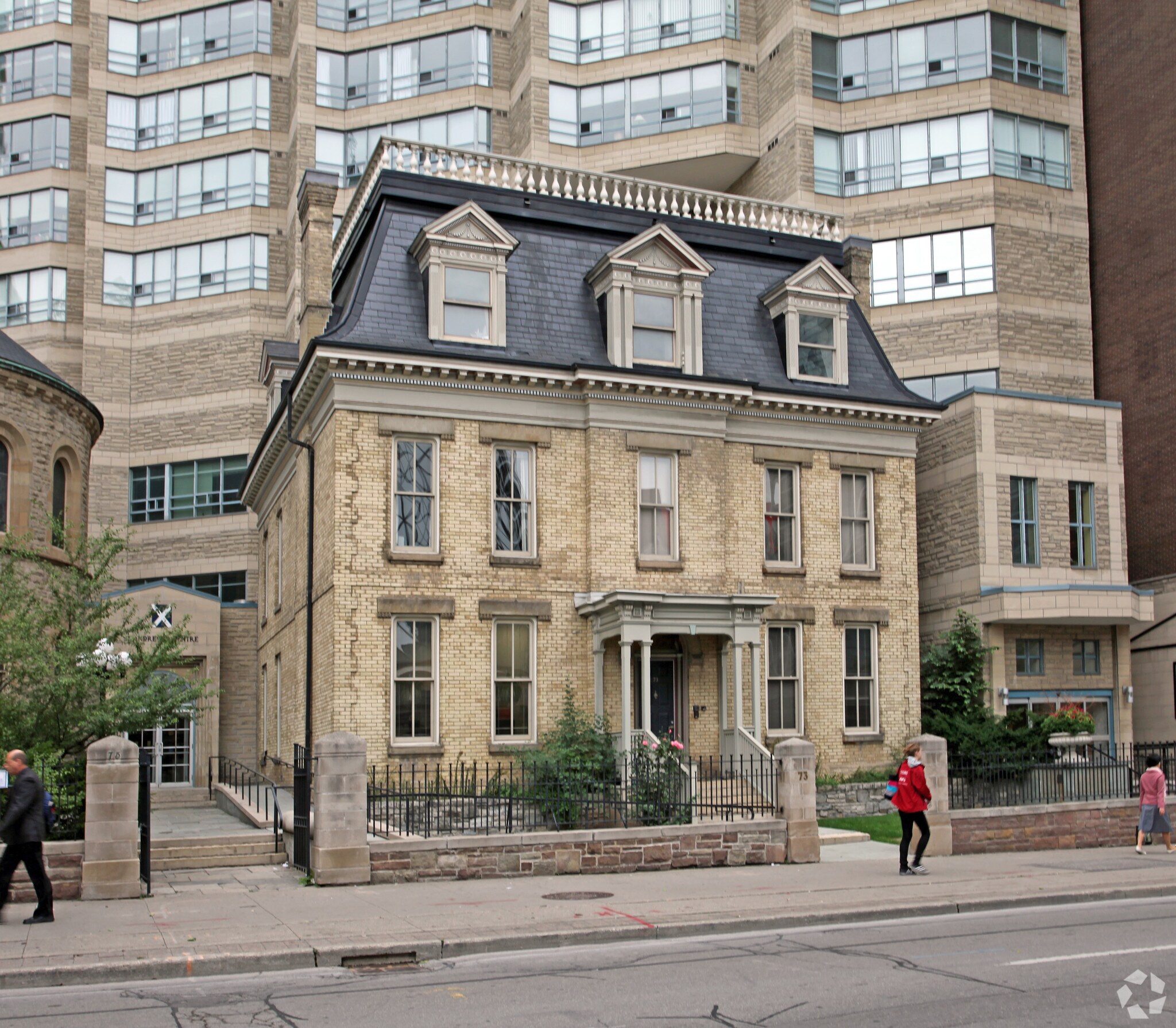 73 Simcoe St, Toronto, ON for lease Primary Photo- Image 1 of 3